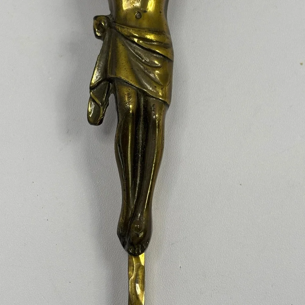Vintage Brass Wall Crucifix INRI Hammered Metal Religious Cross Jesus Corpus 10" - Picture 9 of 9